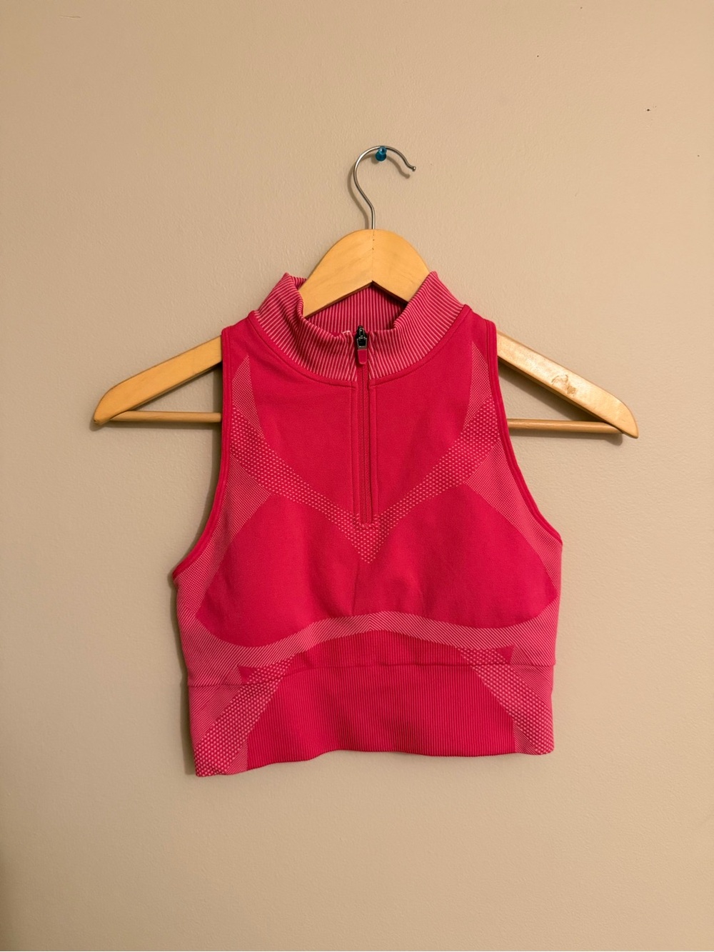 H&M Move Active Seamless Zip Mock Neck Crop Tank in Hot Pink (S)